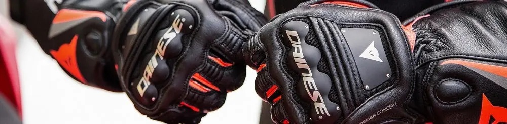 Escoger la talla de guantes Dainese para moto