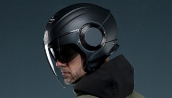 El diseño del casco Jet Orbyt AGV de Dainese