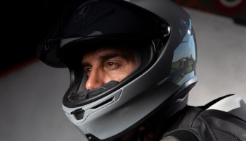 Elige la talla correcta en tu casco AGV