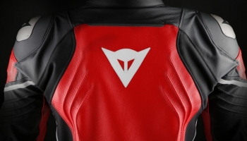 El mono Mistel y la chaqueta Intrepida, referentes de la gama Sport de Dainese
